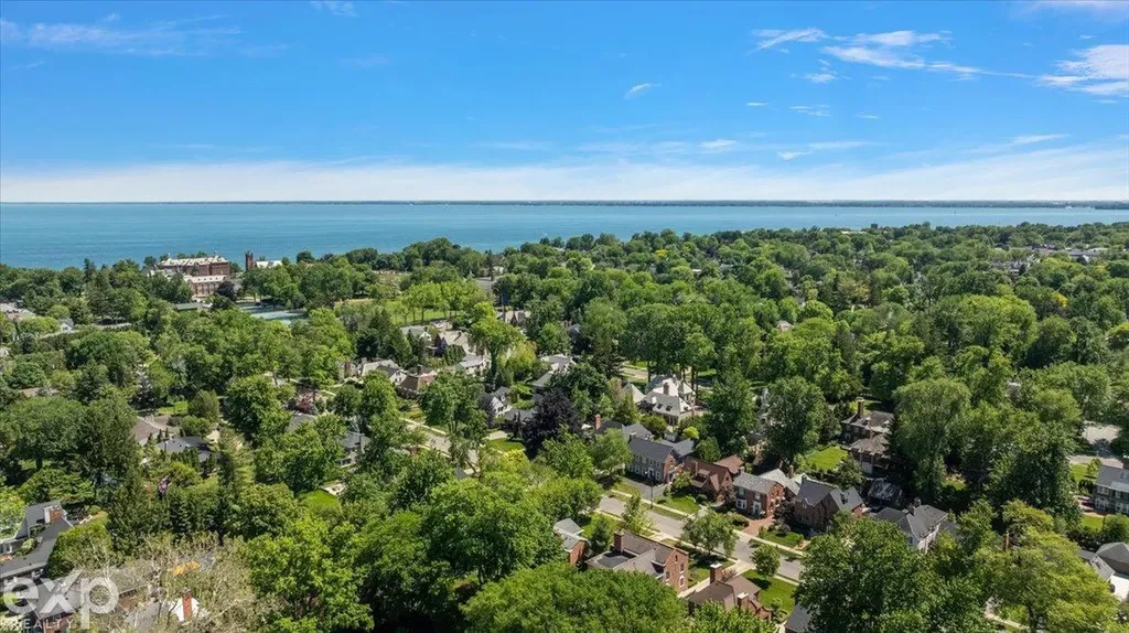 100 Moran Road Grosse Pointe Farms City MI 48236