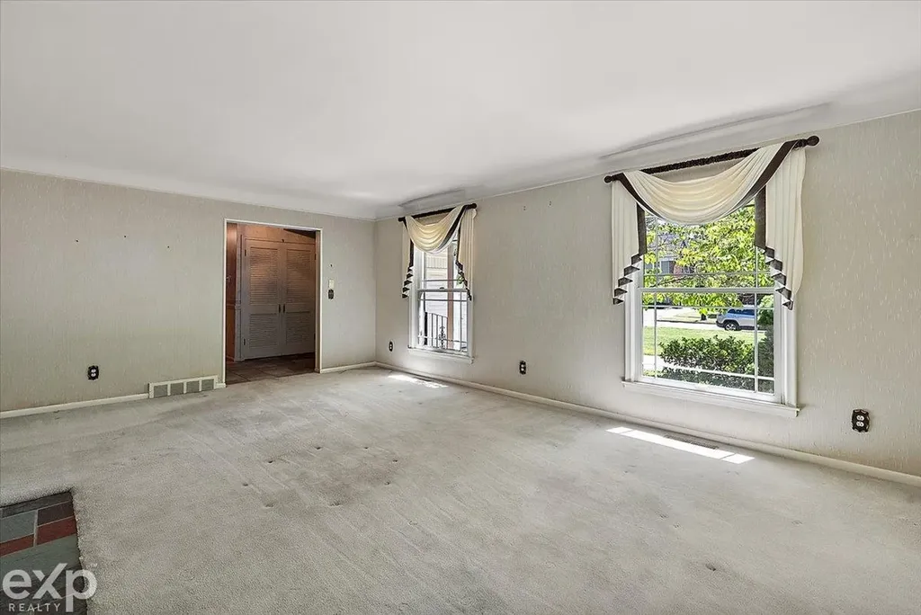 100 Moran Road Grosse Pointe Farms City MI 48236