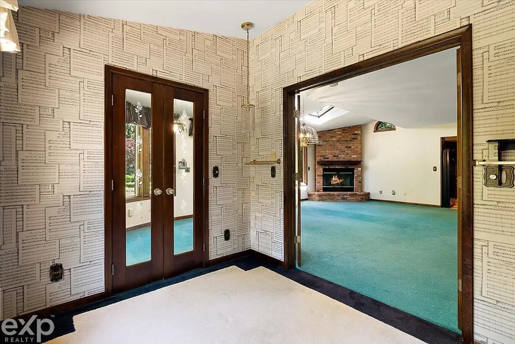 100 Moran Road Grosse Pointe Farms City MI 48236