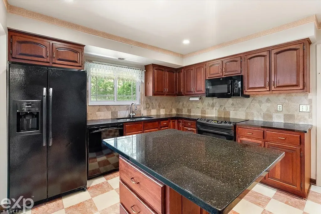 100 Moran Road Grosse Pointe Farms City MI 48236
