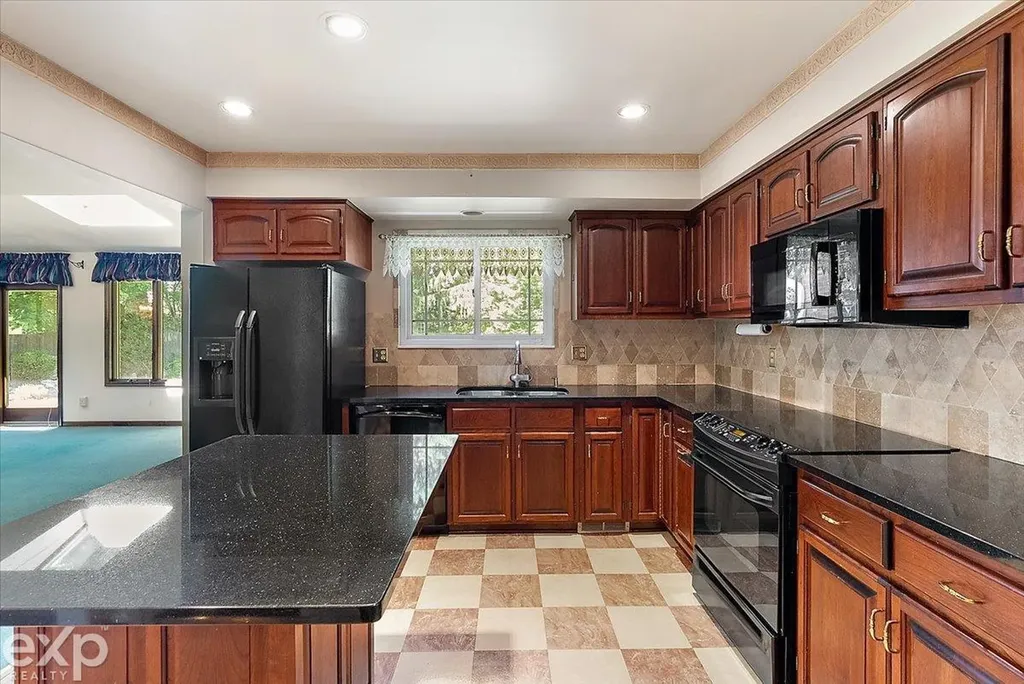 100 Moran Road Grosse Pointe Farms City MI 48236
