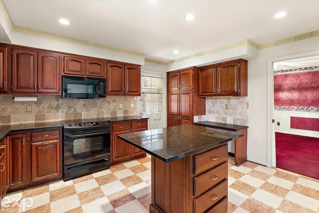 100 Moran Road Grosse Pointe Farms City MI 48236