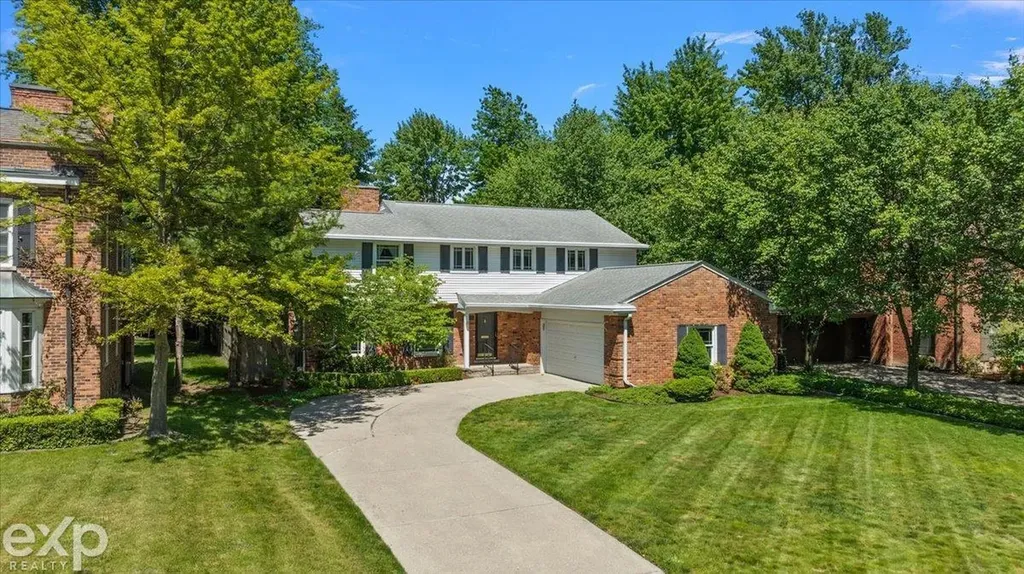 100 Moran Road Grosse Pointe Farms City MI 48236