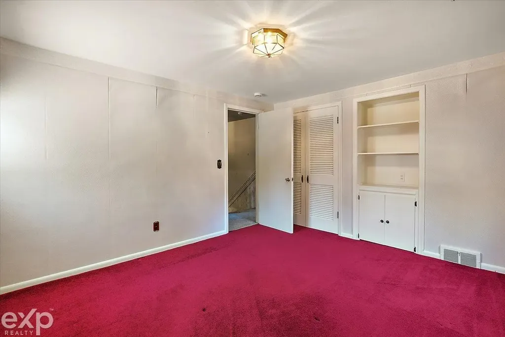 100 Moran Road Grosse Pointe Farms City MI 48236