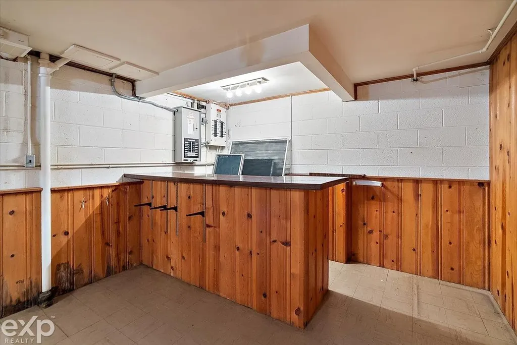 100 Moran Road Grosse Pointe Farms City MI 48236