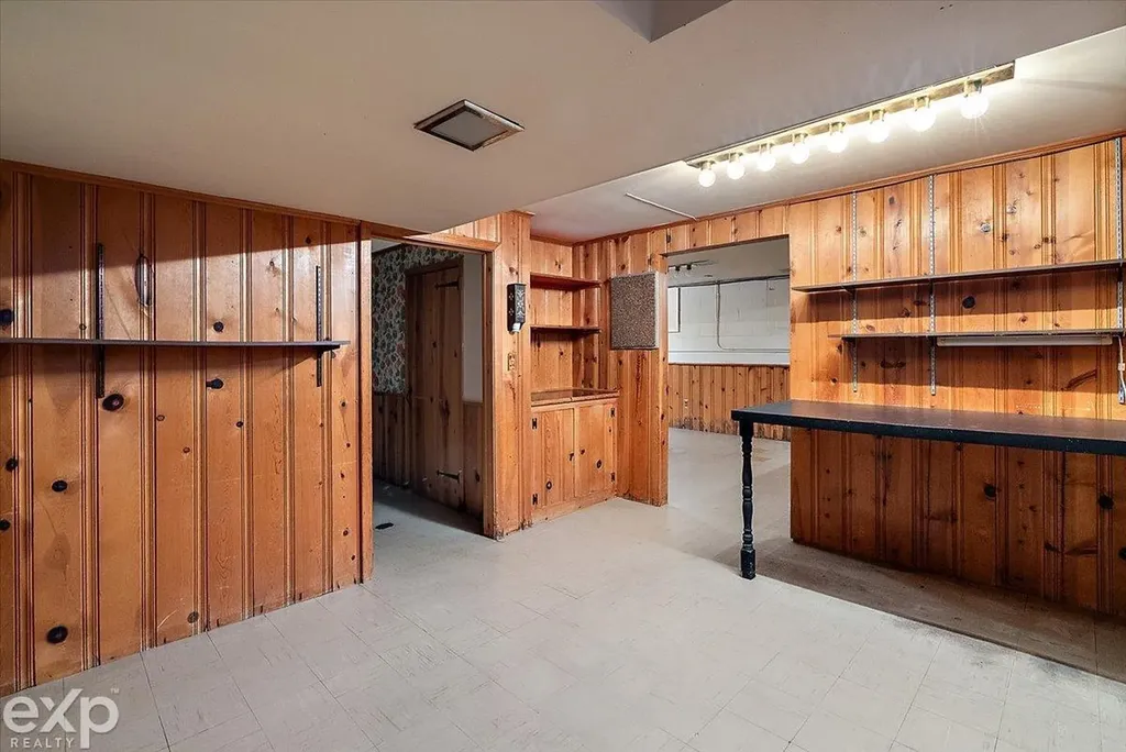 100 Moran Road Grosse Pointe Farms City MI 48236