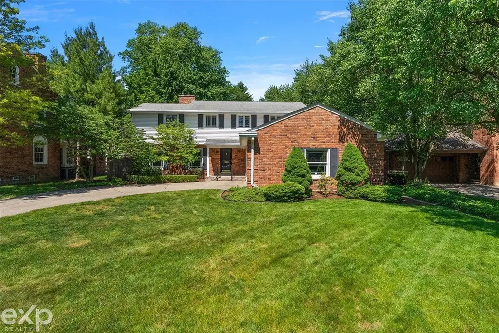 100 Moran Road Grosse Pointe Farms City MI 48236
