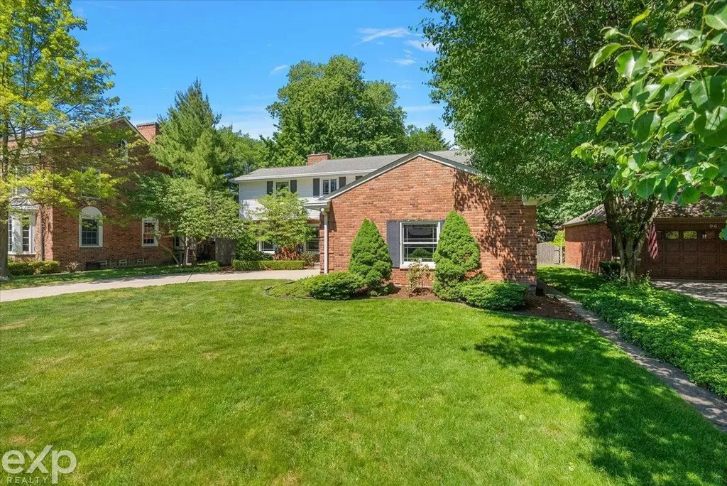 100 Moran Road Grosse Pointe Farms City MI 48236