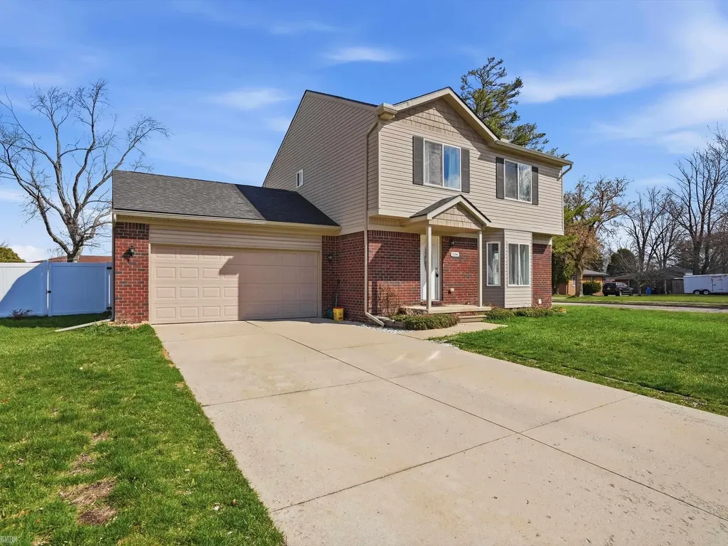 506 W Woodside Avenue Madison Heights City MI 48071