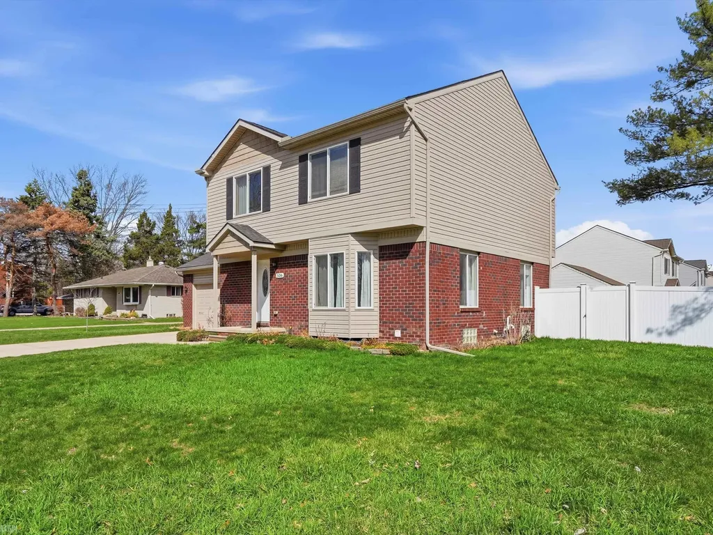 506 W Woodside Avenue Madison Heights City MI 48071