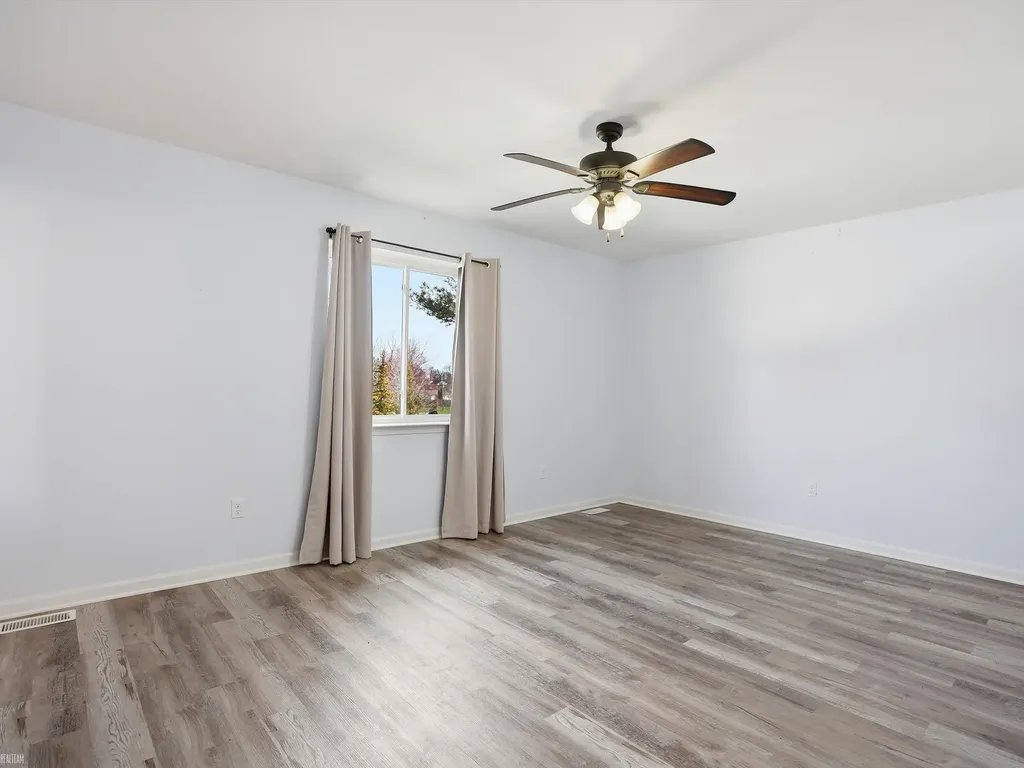 506 W Woodside Avenue Madison Heights City MI 48071