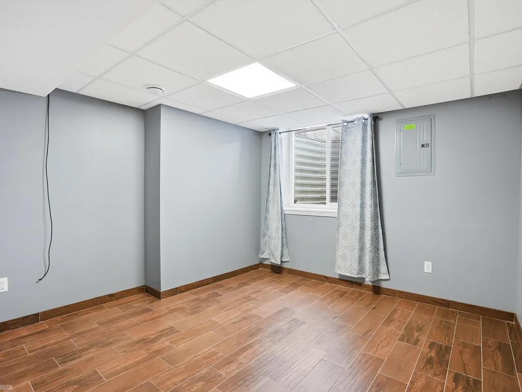 506 W Woodside Avenue Madison Heights City MI 48071