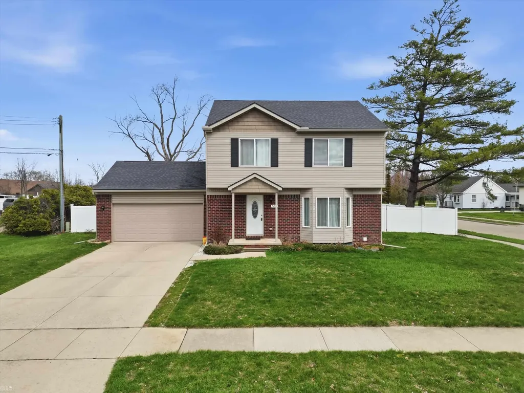 506 W Woodside Avenue Madison Heights City MI 48071