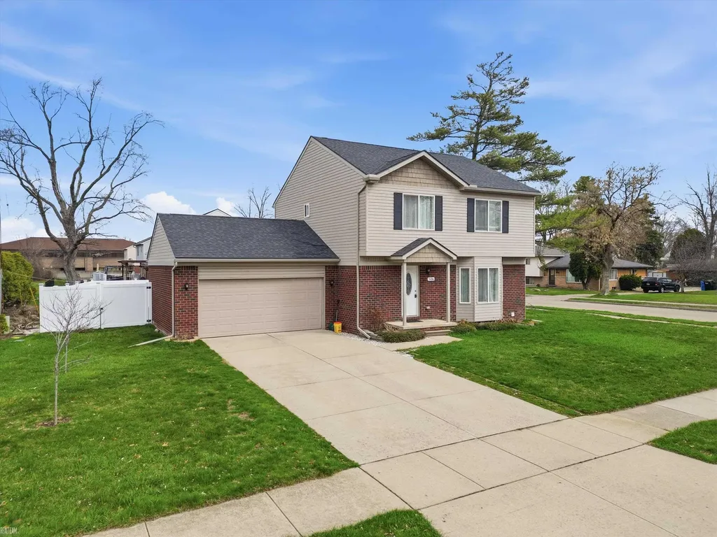506 W Woodside Avenue Madison Heights City MI 48071