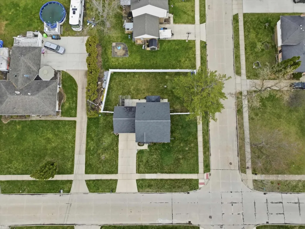 506 W Woodside Avenue Madison Heights City MI 48071