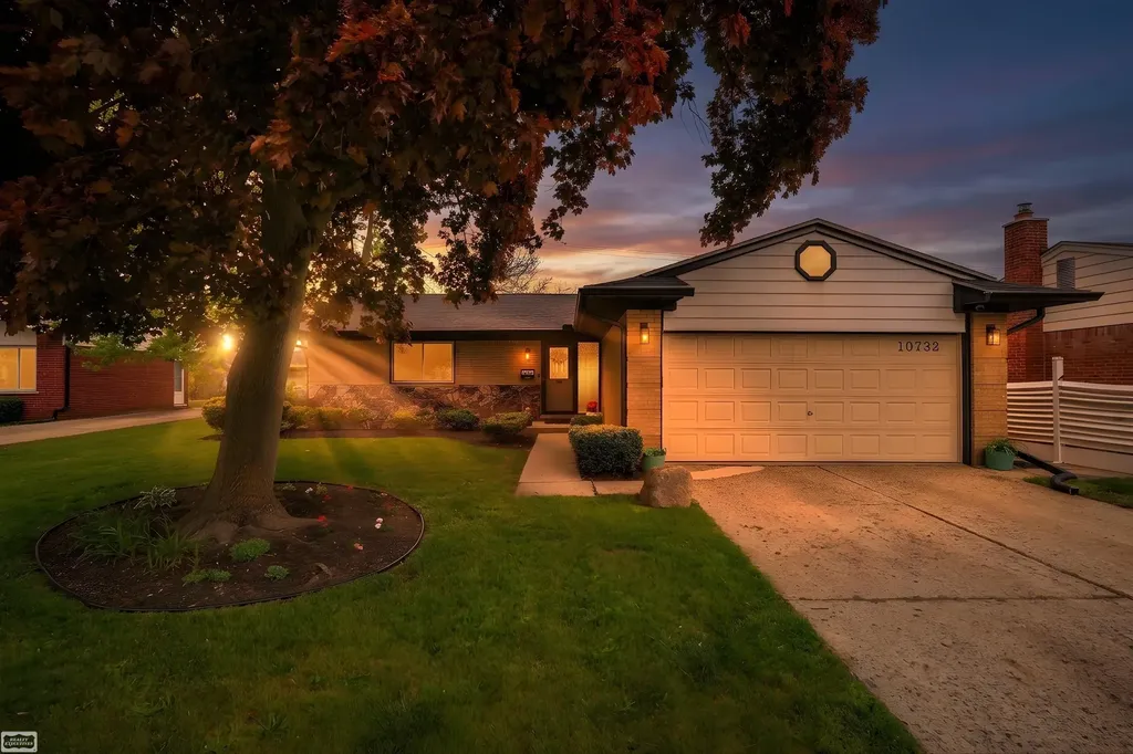 10732 N Oak Drive Royal Oak Charter Township MI 48220