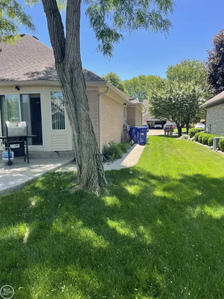 23945 Settlers Drive Macomb Township MI 48042