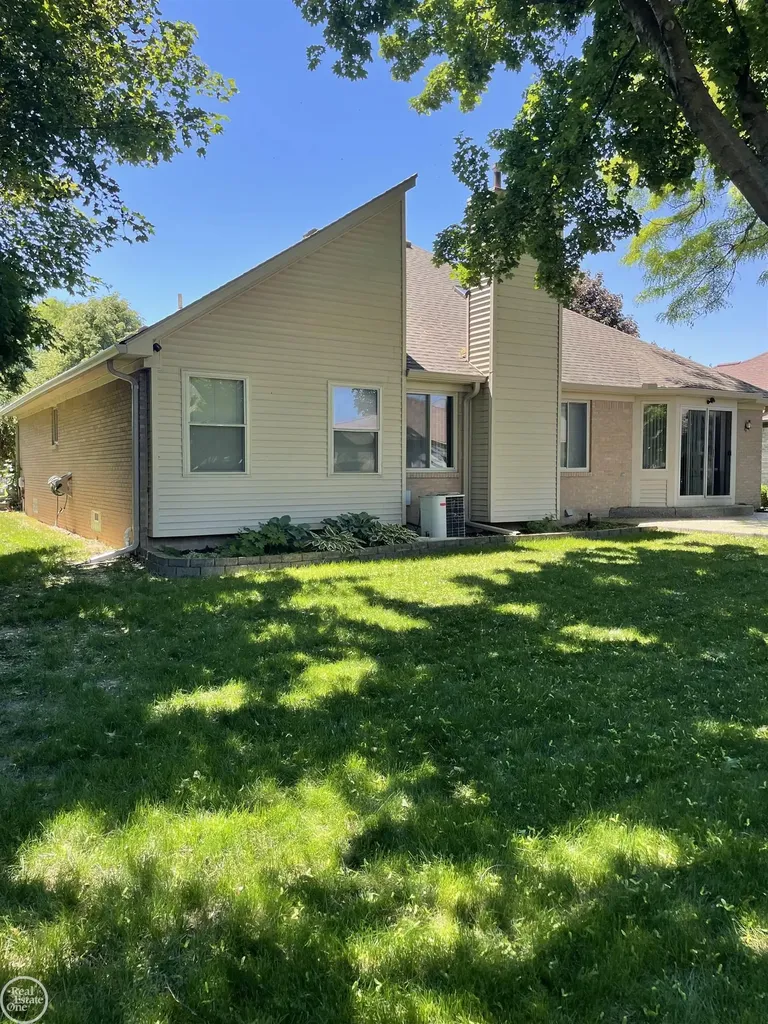 23945 Settlers Drive Macomb Township MI 48042