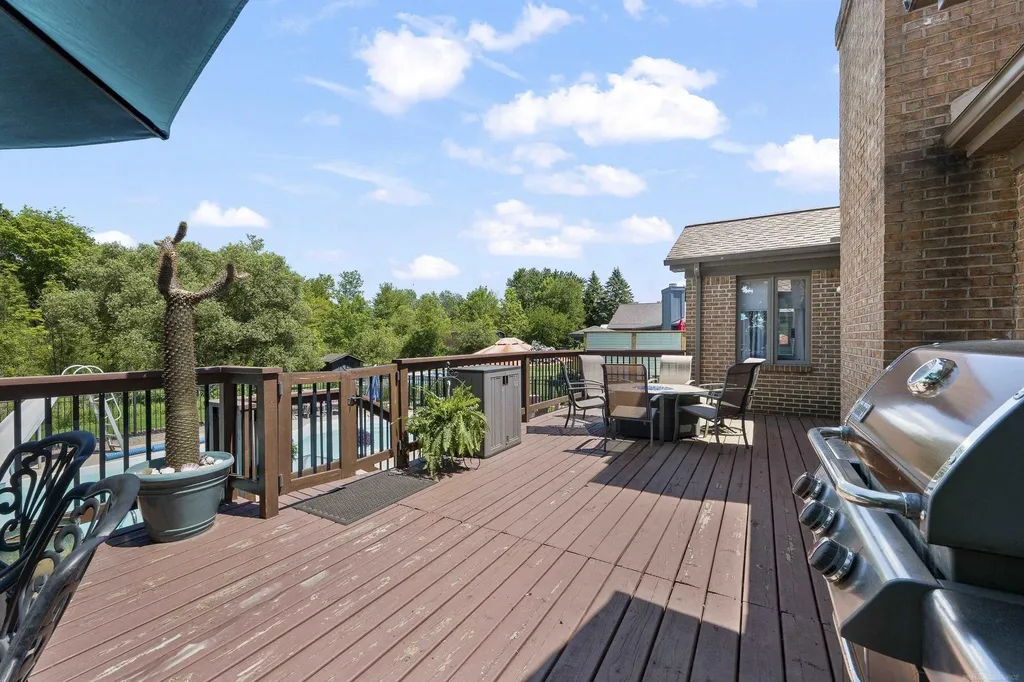10690 Oxbow Heights Drive White Lake Charter Township MI 48386