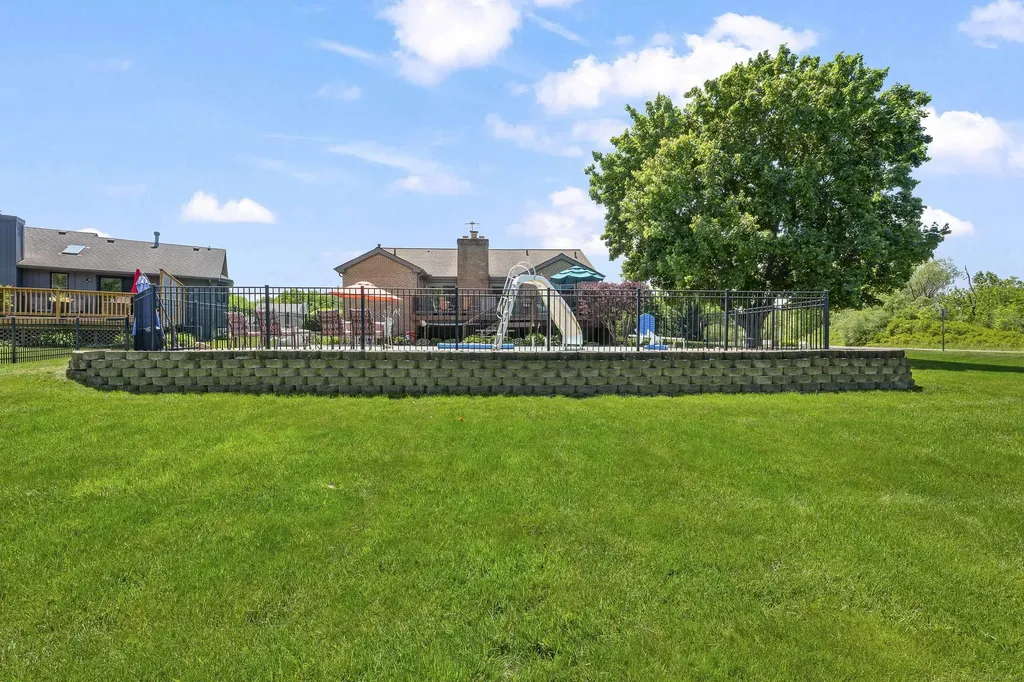 10690 Oxbow Heights Drive White Lake Charter Township MI 48386