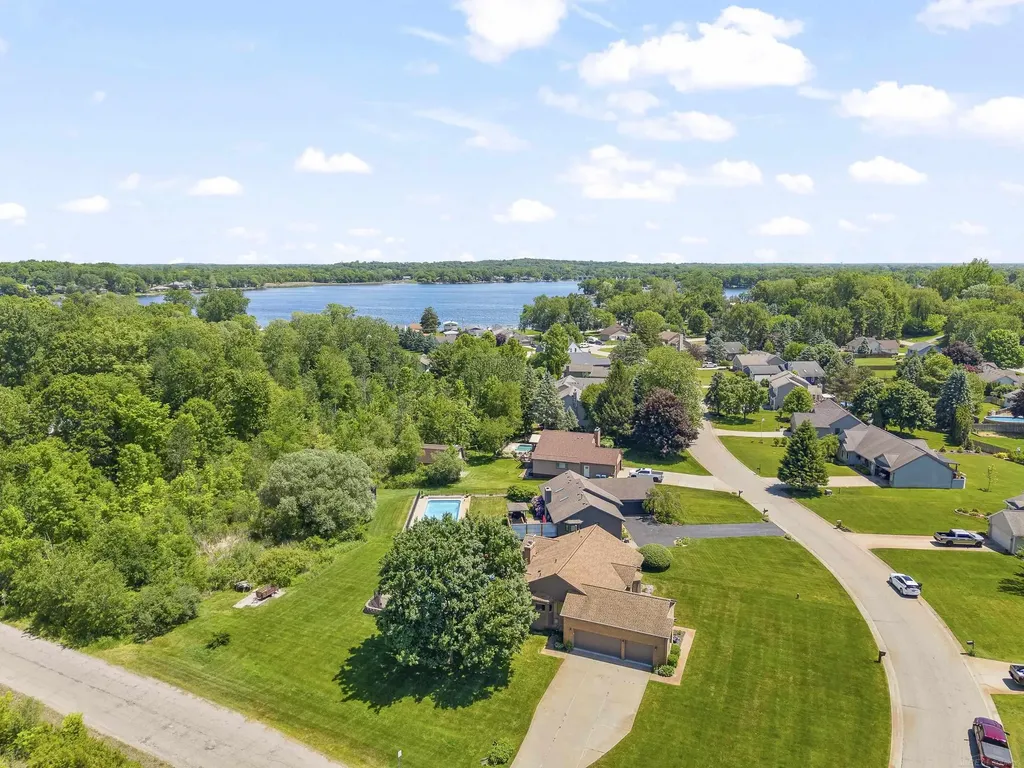 10690 Oxbow Heights Drive White Lake Charter Township MI 48386