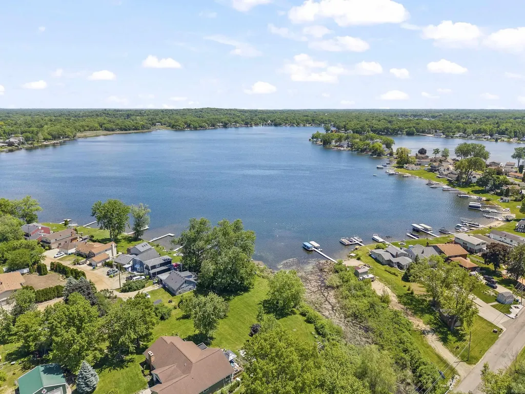 10690 Oxbow Heights Drive White Lake Charter Township MI 48386