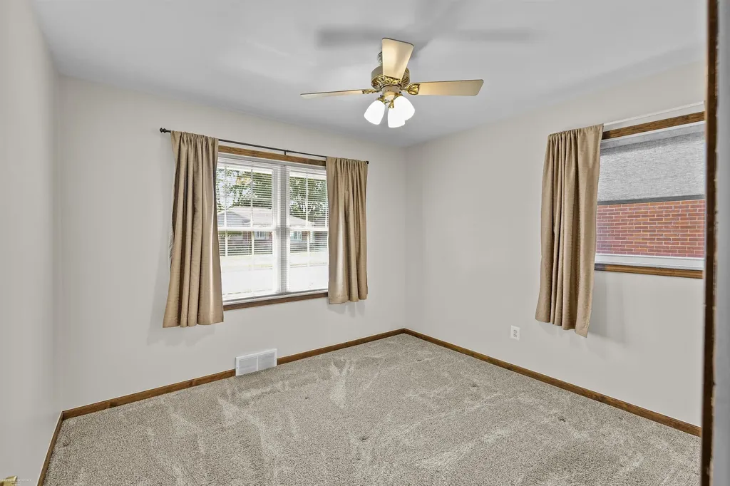 28627 Bohn Street Roseville City MI 48066