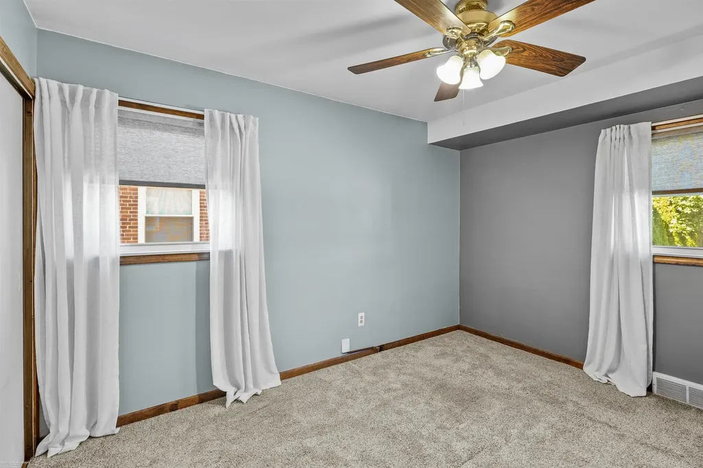 28627 Bohn Street Roseville City MI 48066