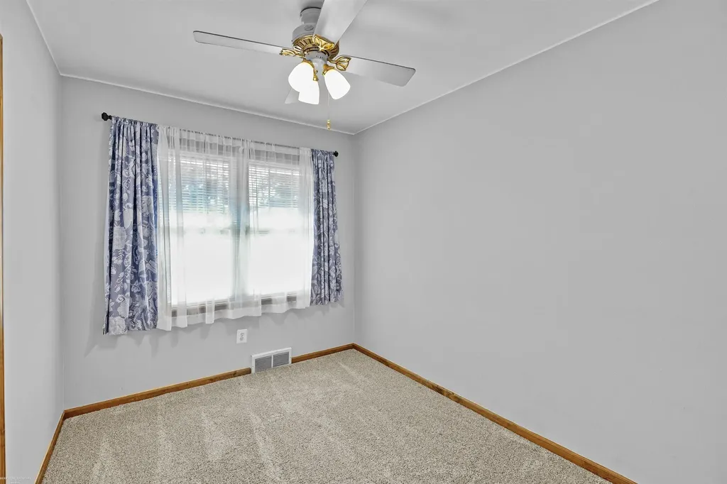 28627 Bohn Street Roseville City MI 48066