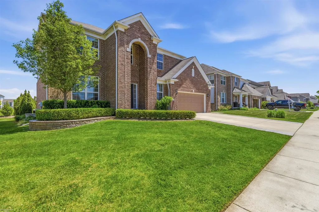 49410 Camarosa Lane Macomb Township MI 48044