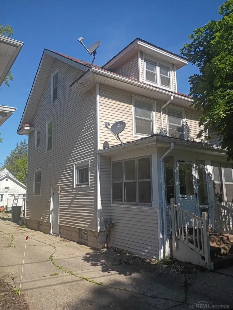 320 Huron Street Lansing City MI 48915