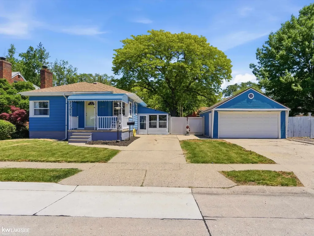 21916 Firwood Avenue Eastpointe City MI 48021