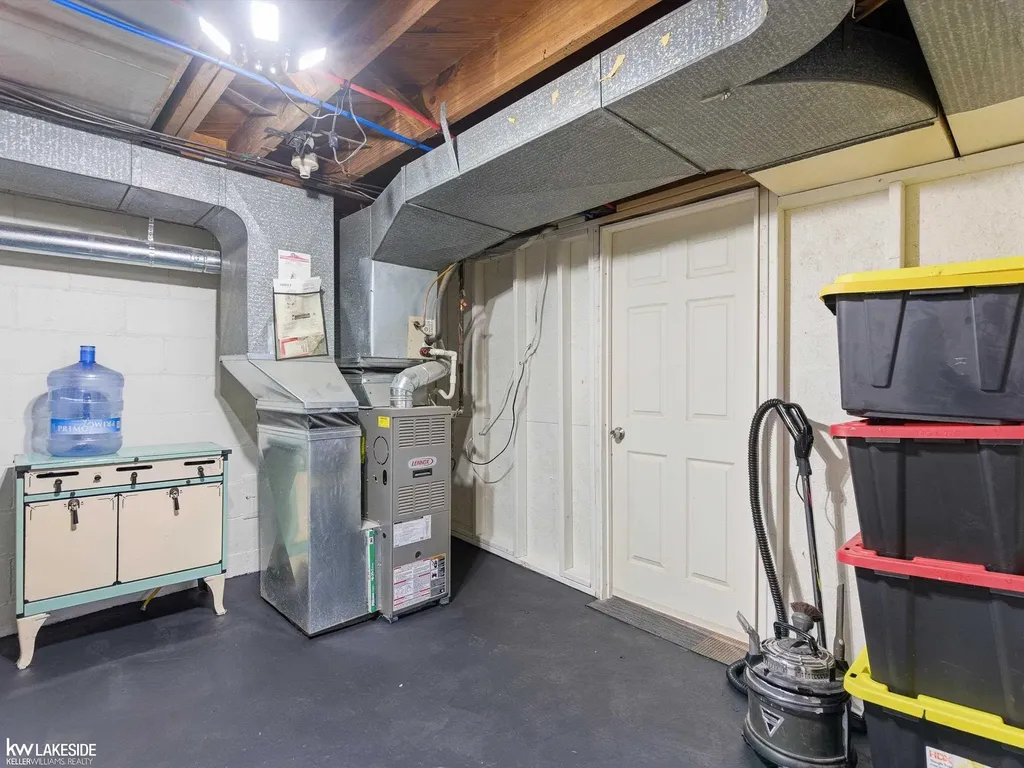 21916 Firwood Avenue Eastpointe City MI 48021