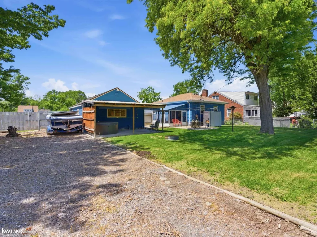 21916 Firwood Avenue Eastpointe City MI 48021