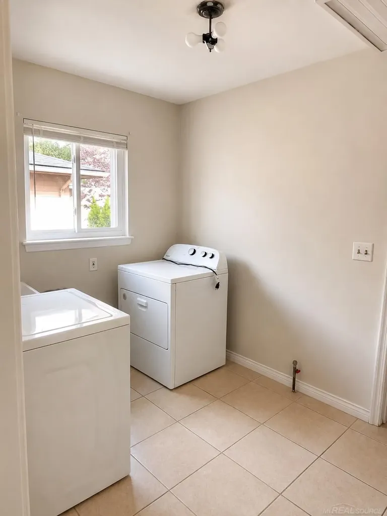 27344 Michele Street Dearborn Heights City MI 48127