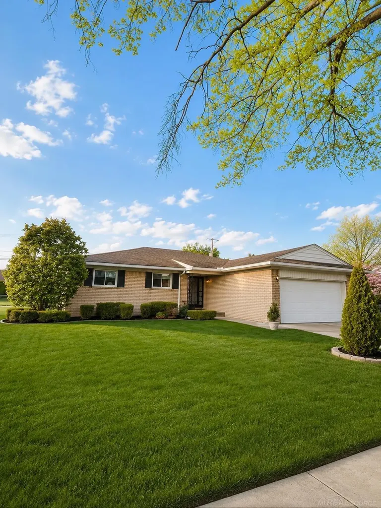 27344 Michele Street Dearborn Heights City MI 48127
