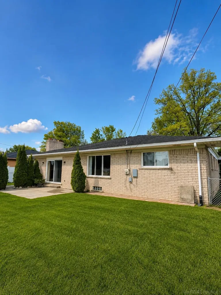 27344 Michele Street Dearborn Heights City MI 48127