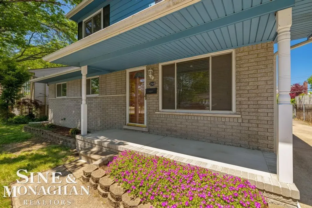 22929 Clairwood Street St. Clair Shores City MI 48080