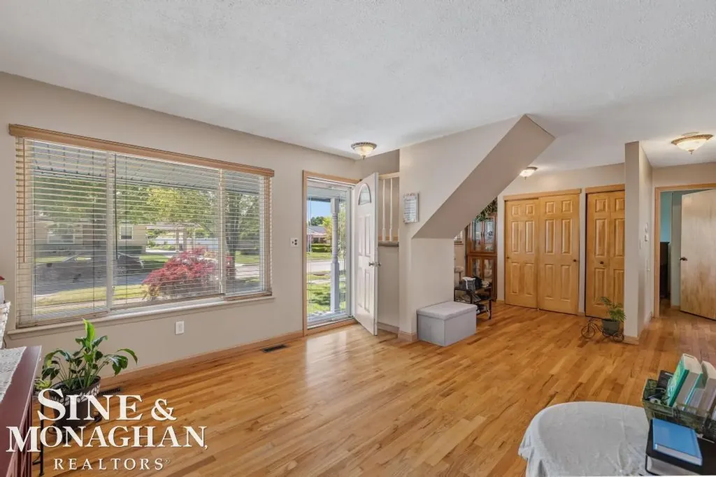 22929 Clairwood Street St. Clair Shores City MI 48080