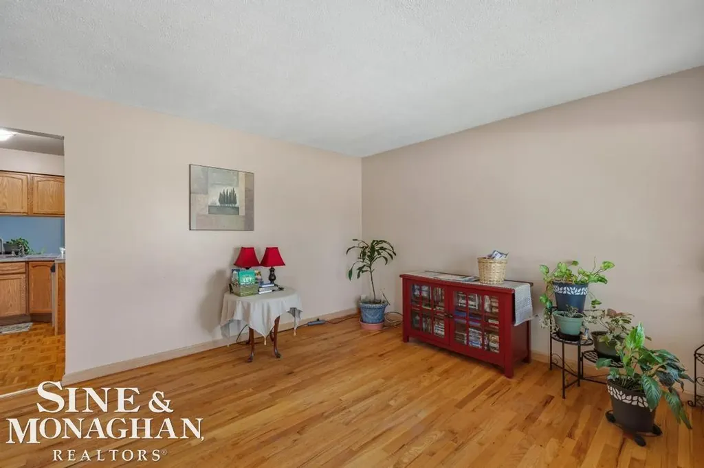 22929 Clairwood Street St. Clair Shores City MI 48080