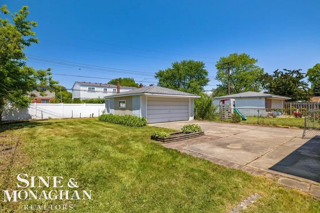 22929 Clairwood Street St. Clair Shores City MI 48080