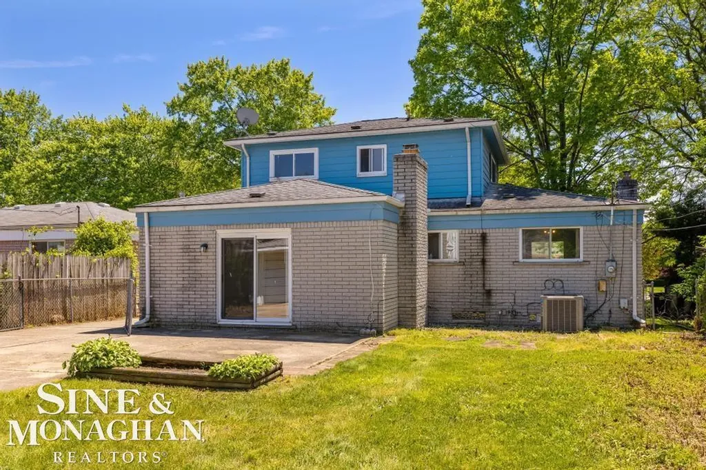 22929 Clairwood Street St. Clair Shores City MI 48080