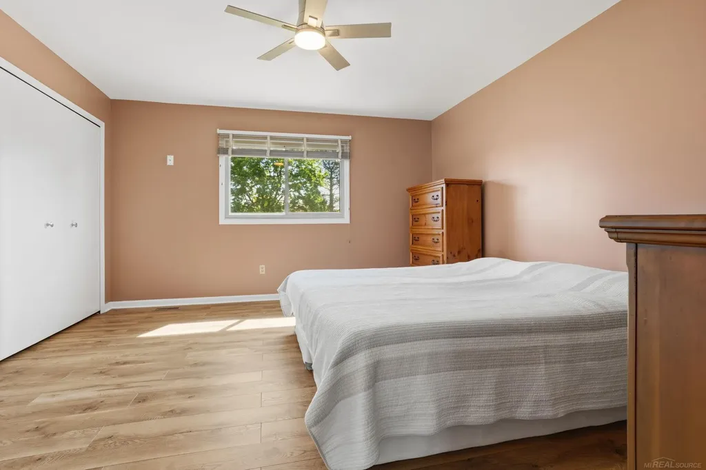 46346 Hollowoode Lane Macomb Township MI 48044