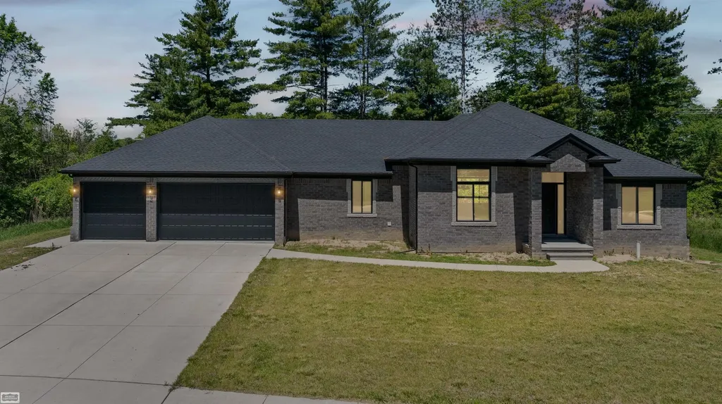3702 N Athanasia Way Fort Gratiot Charter Township MI 48059
