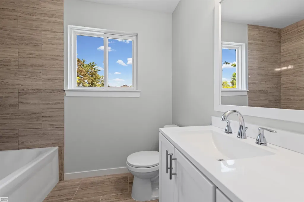 3702 N Athanasia Way Fort Gratiot Charter Township MI 48059
