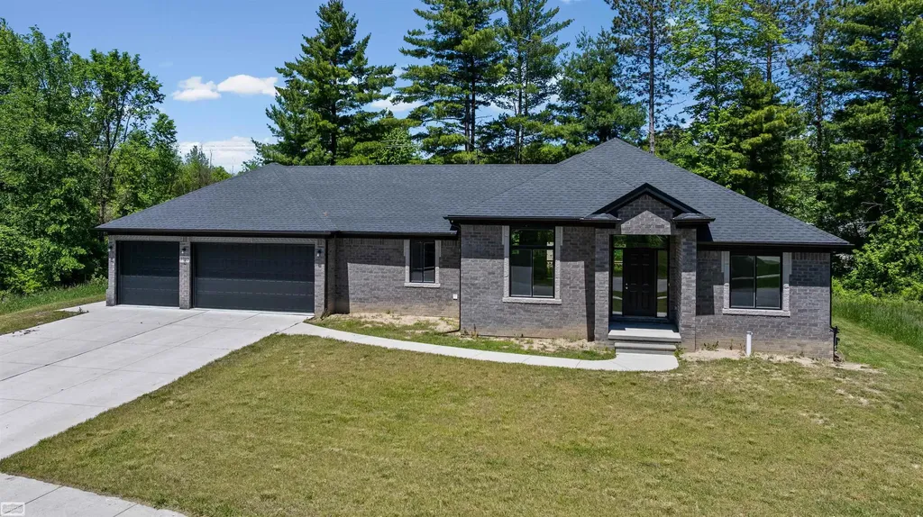 3702 N Athanasia Way Fort Gratiot Charter Township MI 48059