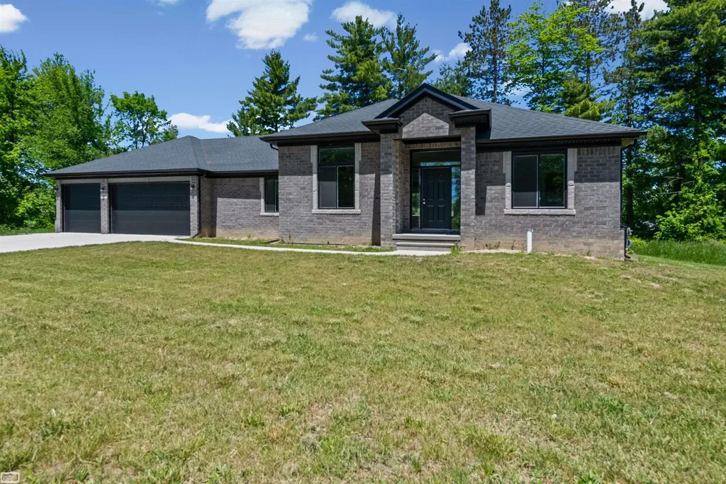 3702 N Athanasia Way Fort Gratiot Charter Township MI 48059