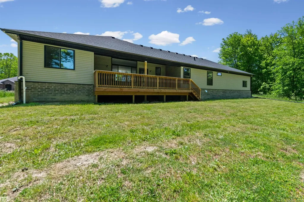 3702 N Athanasia Way Fort Gratiot Charter Township MI 48059