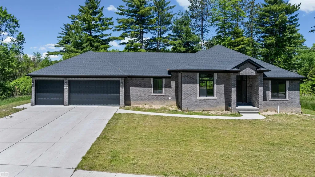 3702 N Athanasia Way Fort Gratiot Charter Township MI 48059