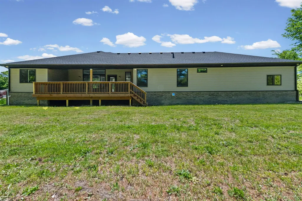3702 N Athanasia Way Fort Gratiot Charter Township MI 48059